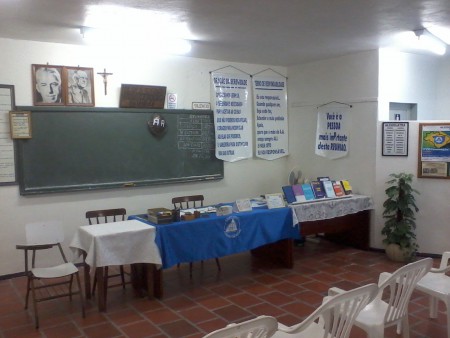 IRIRIÚ - anexo igreja São Sebastião - reuniões 5ª e Domingo - 19:00h.